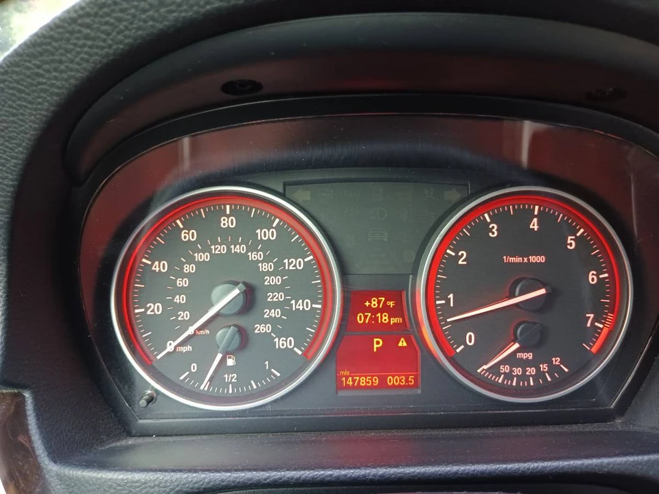 2011 BMW E90 3 Series Sedan - Image 21 of 24