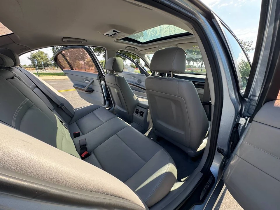 2011 BMW E90 3 Series Sedan - Image 10 of 15