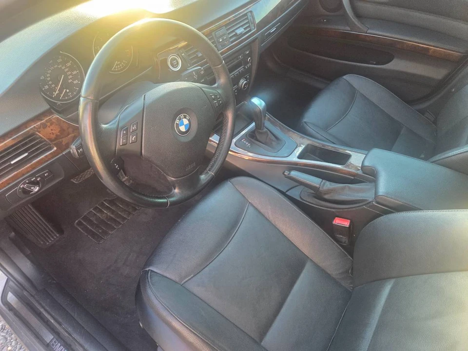 2011 BMW E90 3 Series Sedan - Image 5 of 6