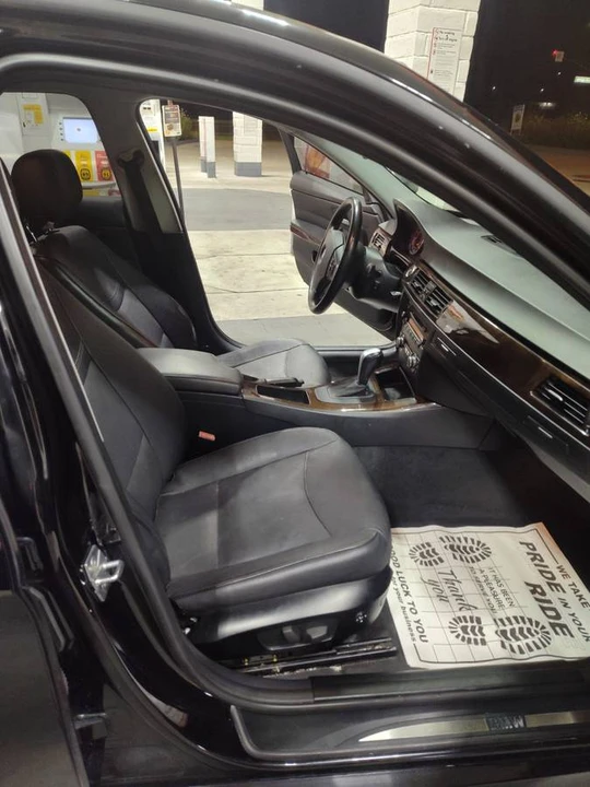 2011 BMW E90 3 Series Sedan - Image 7 of 9