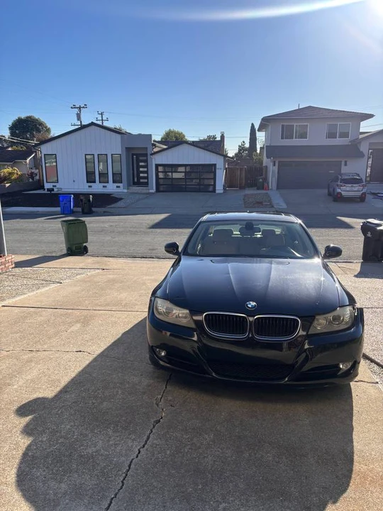 2011 BMW E90 3 Series Sedan - Image 8 of 8