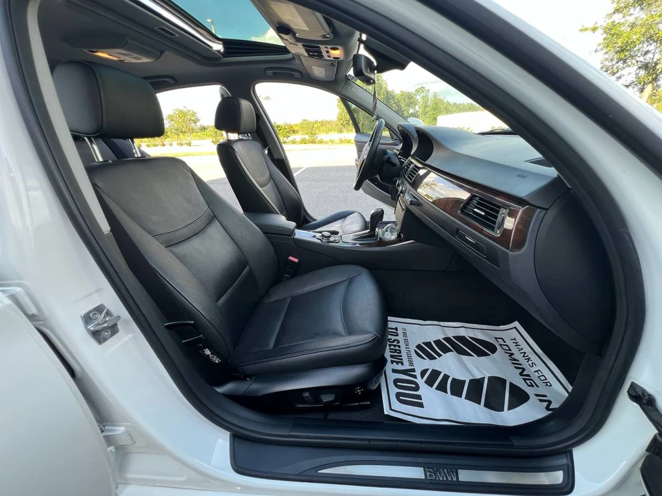 2011 BMW E90 3 Series Sedan - Image 7 of 18