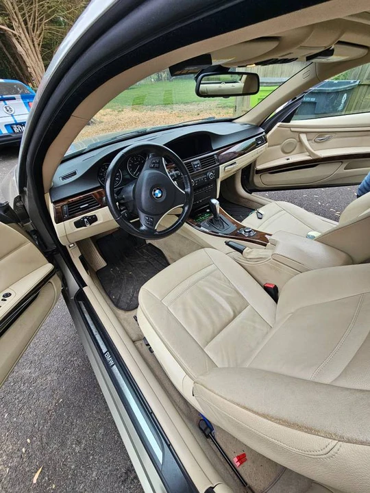 2011 BMW E90 3 Series Sedan - Image 2 of 4
