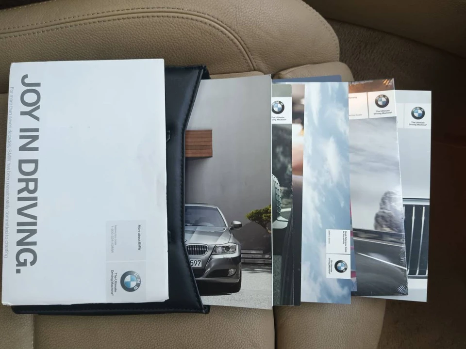 2011 BMW E90 3 Series Sedan - Image 23 of 24