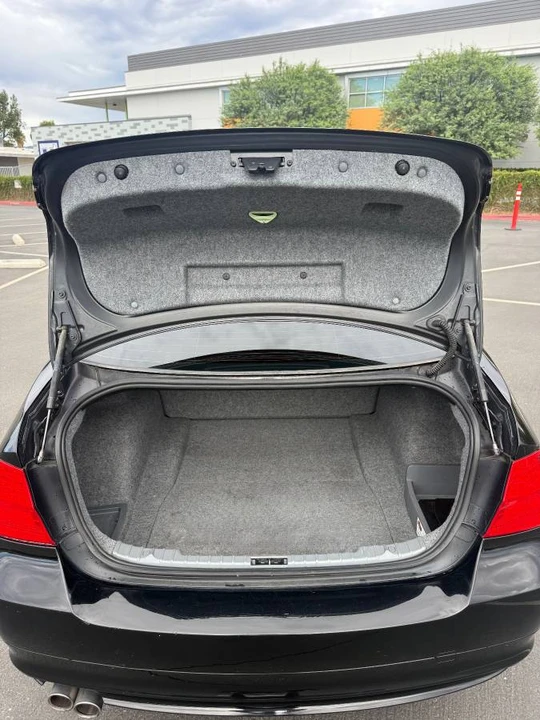 2011 BMW E90 3 Series Sedan - Image 12 of 13