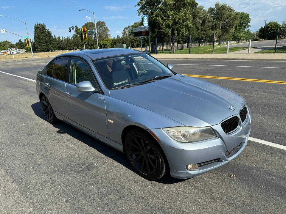2011 BMW E90 3 Series Sedan - Image 6 of 15