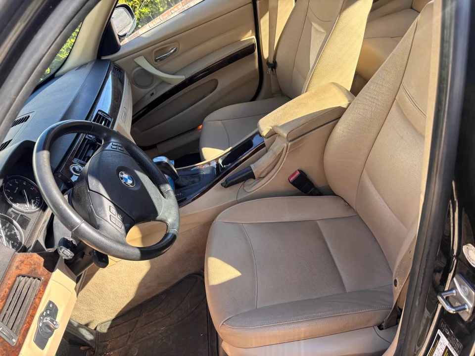 2011 BMW E90 3 Series Sedan - Image 7 of 8