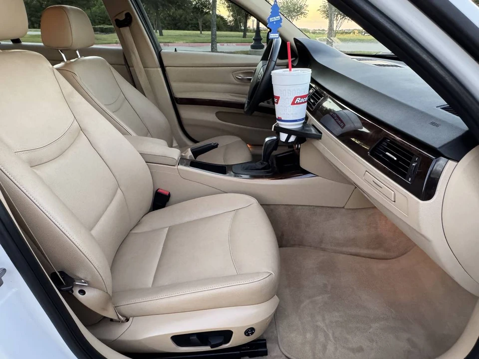 2011 BMW E90 3 Series Sedan - Image 7 of 11