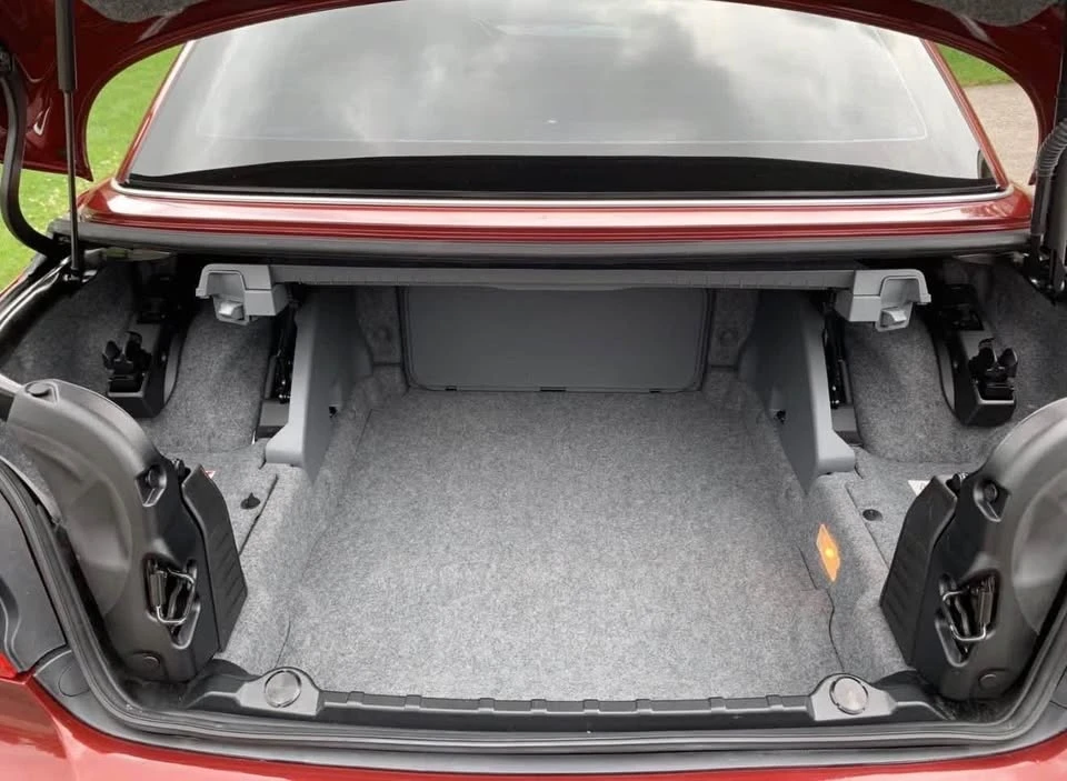 2011 BMW E90 3 Series Sedan - Image 4 of 8