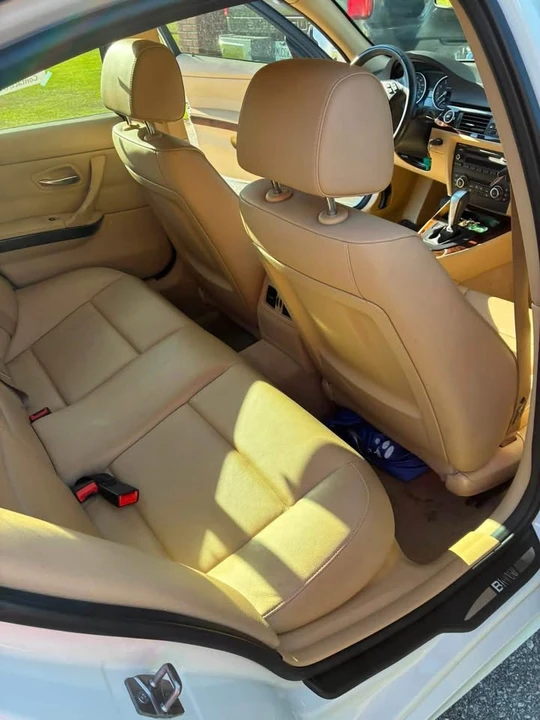 2011 BMW E90 3 Series Sedan - Image 4 of 6