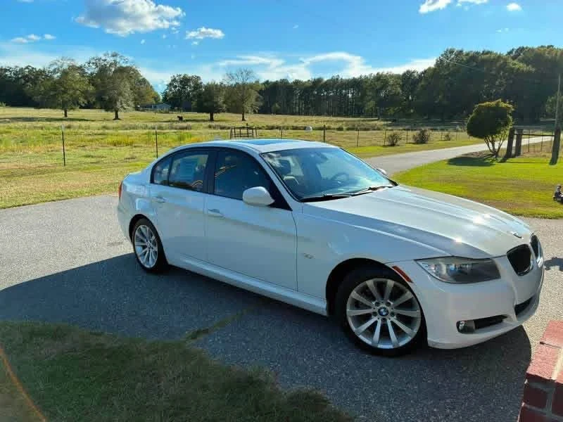 2011 BMW E90 3 Series Sedan - Image 2 of 6