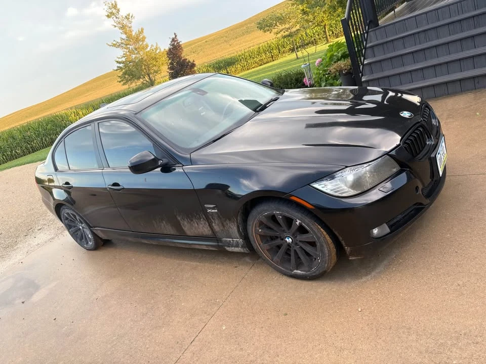 2011 BMW E90 3 Series Sedan - Image 2 of 7