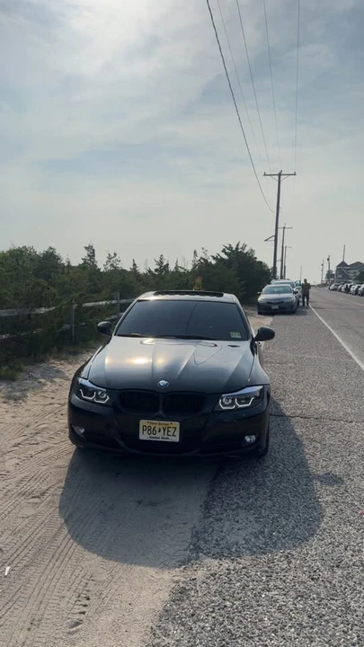 2011 BMW E90 3 Series Sedan - Image 5 of 5
