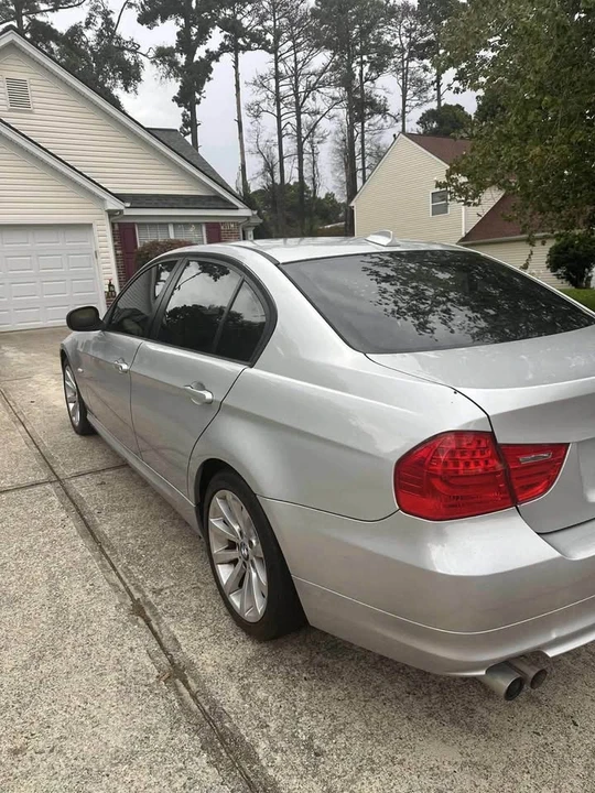 2011 BMW E90 3 Series Sedan - Image 2 of 6