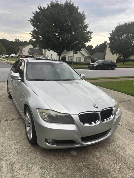 2011 BMW E90 3 Series Sedan - Image 3 of 6