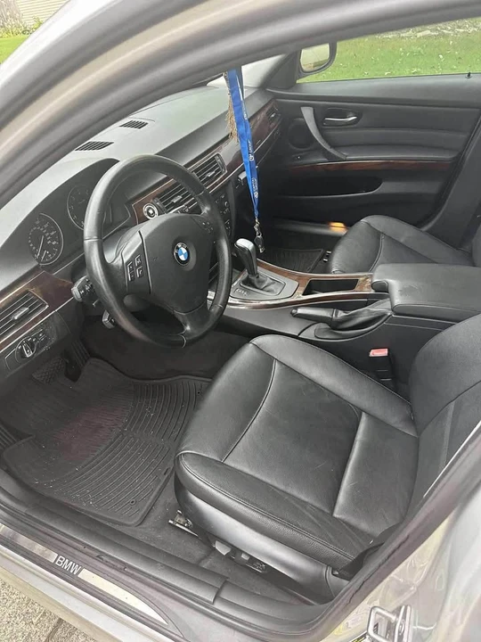 2011 BMW E90 3 Series Sedan - Image 6 of 6