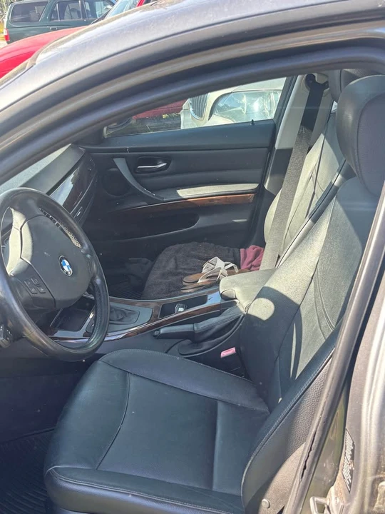 2011 BMW E90 3 Series Sedan - Image 2 of 3