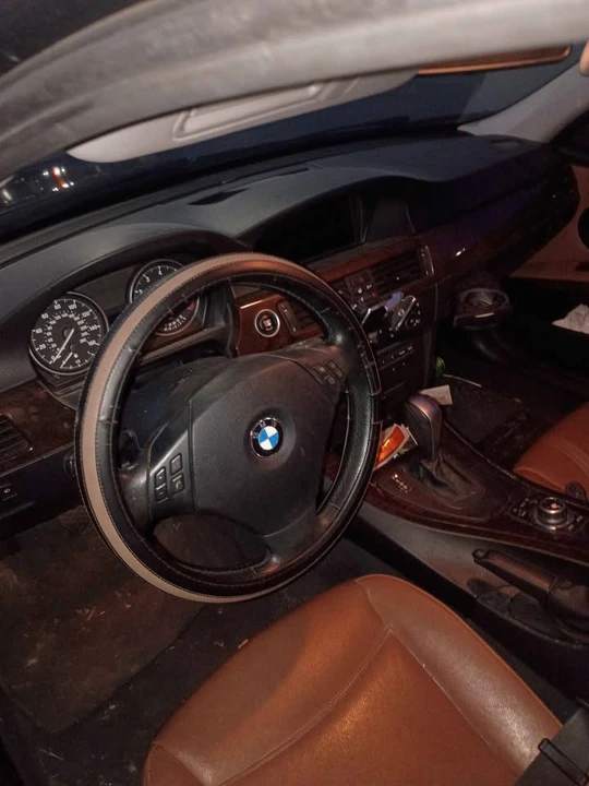 2011 BMW E90 3 Series Sedan - Image 3 of 3