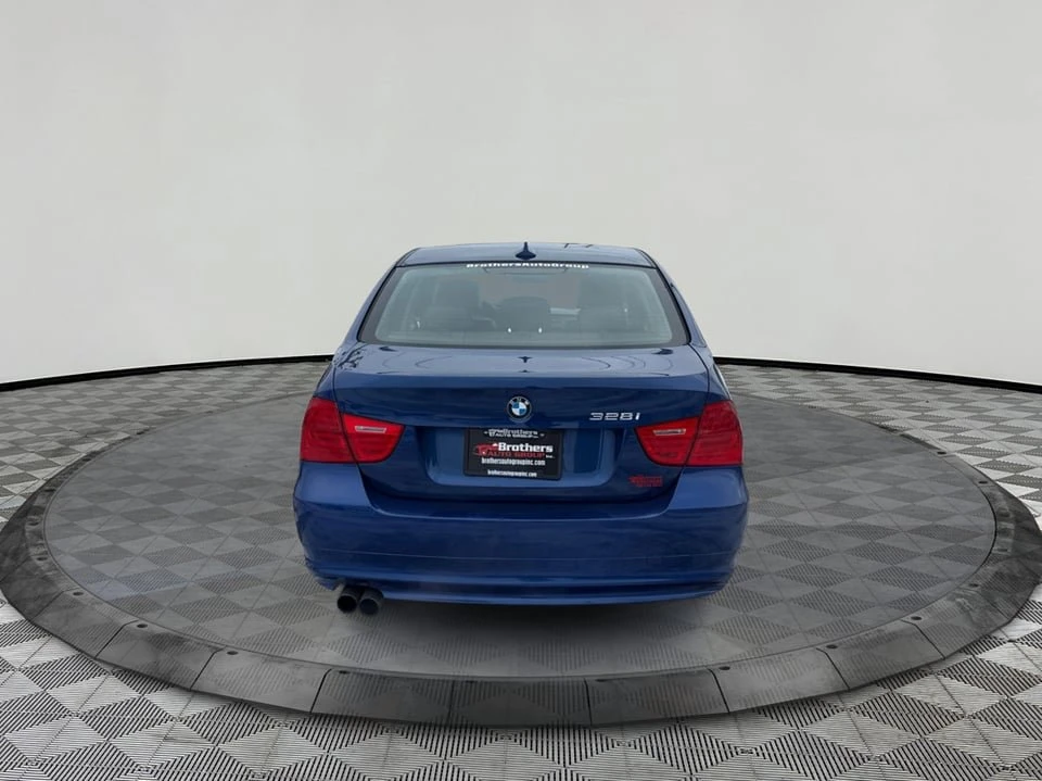 2011 BMW E90 3 Series Sedan - Image 6 of 20