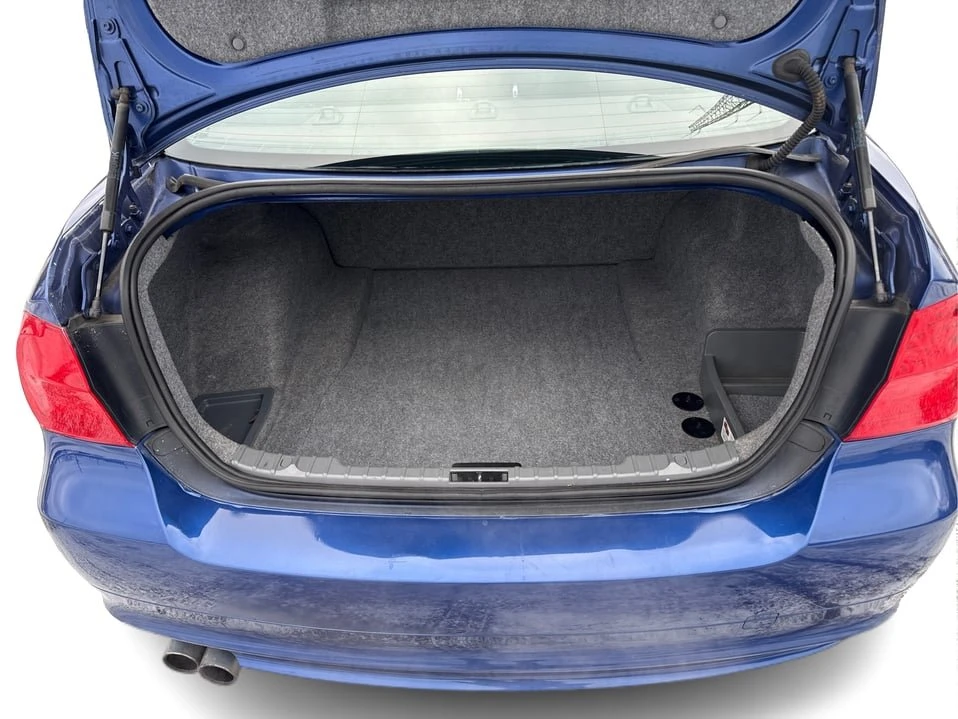2011 BMW E90 3 Series Sedan - Image 13 of 20