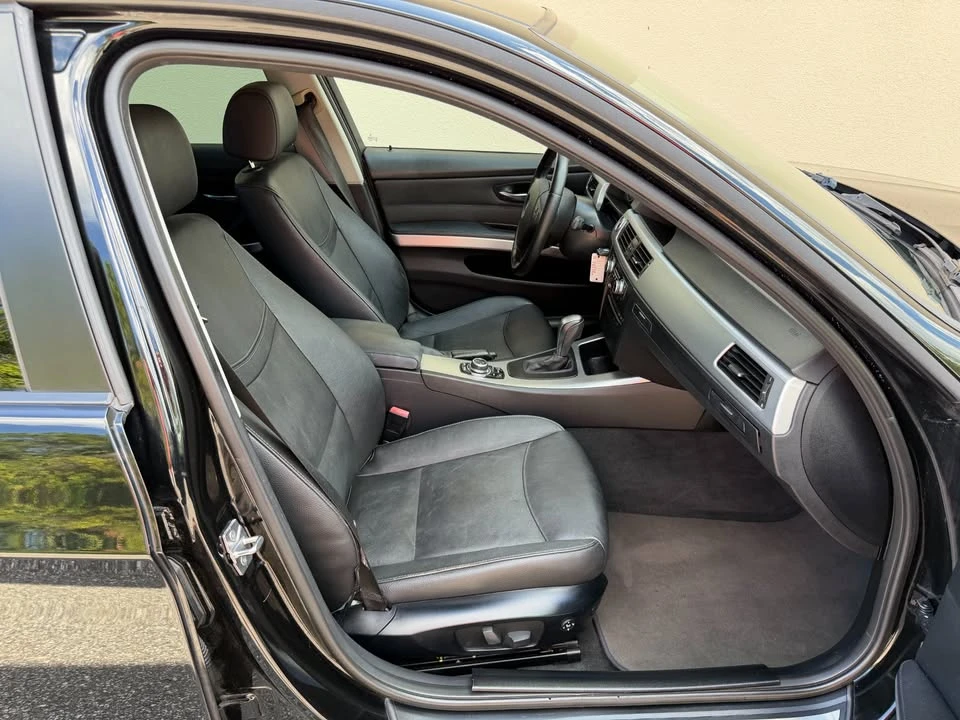 2011 BMW E90 3 Series Sedan - Image 13 of 20