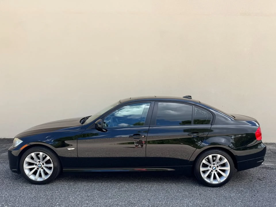 2011 BMW E90 3 Series Sedan - Image 5 of 20