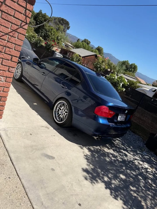 2011 BMW E90 3 Series Sedan - Image 3 of 5