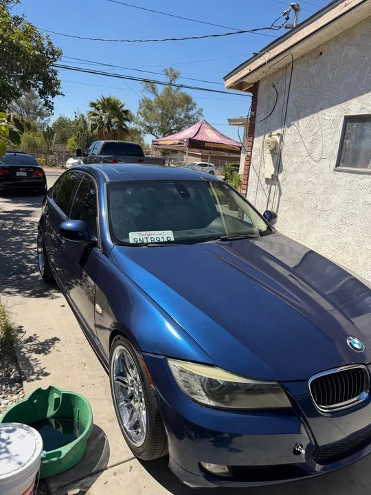 2011 BMW E90 3 Series Sedan - Image 5 of 5