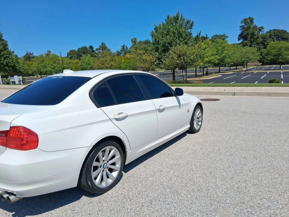 2011 BMW E90 3 Series Sedan - Image 3 of 20