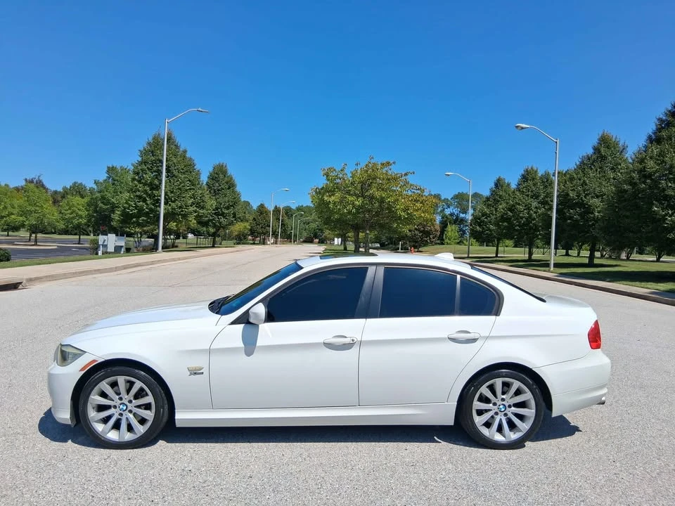 2011 BMW E90 3 Series Sedan - Image 19 of 20