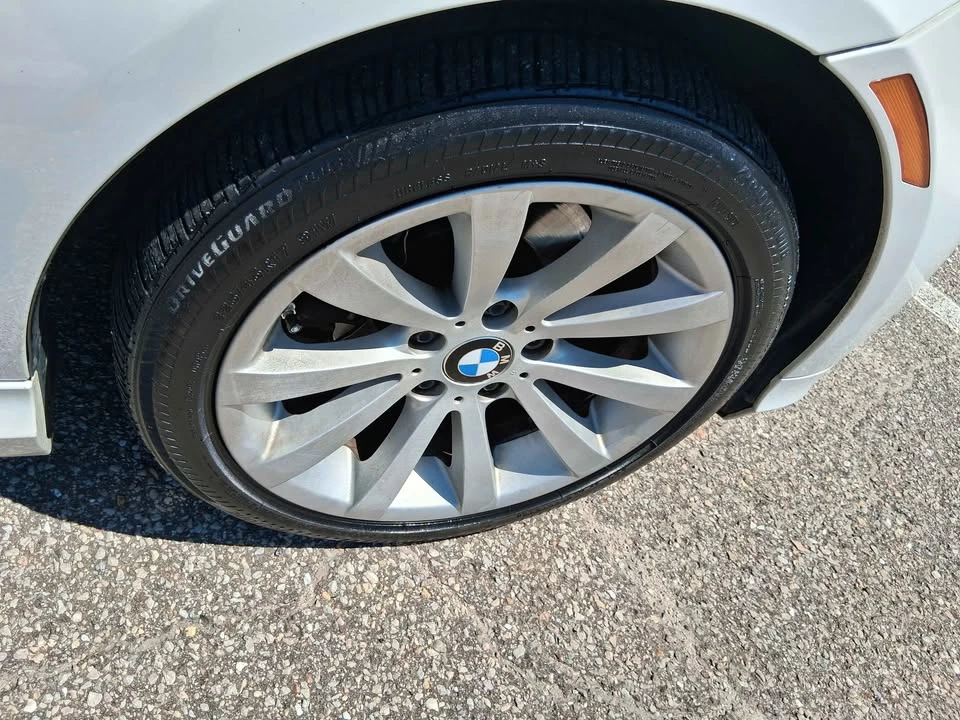 2011 BMW E90 3 Series Sedan - Image 15 of 20
