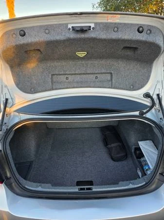 2011 BMW E90 3 Series Sedan - Image 13 of 15