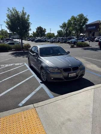 2011 BMW E90 3 Series Sedan - Image 2 of 5