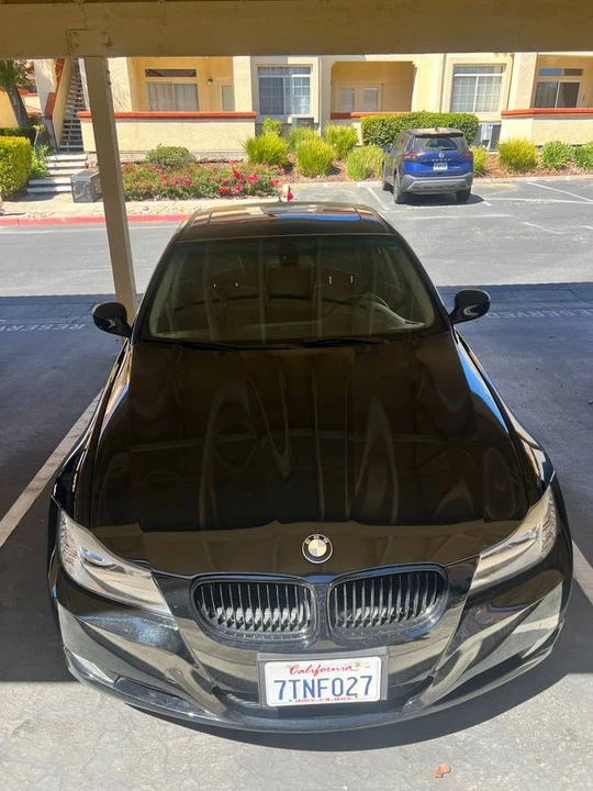 2011 BMW E90 3 Series Sedan - Image 3 of 7