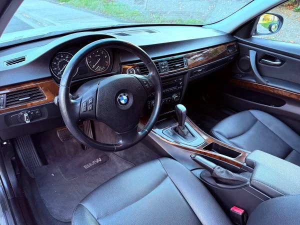 2011 BMW E90 3 Series Sedan - Image 5 of 5