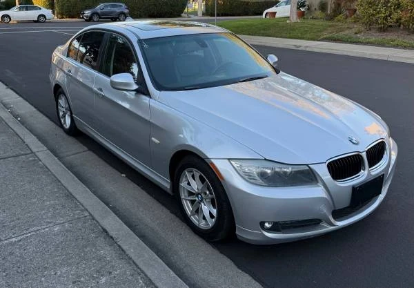 2011 BMW E90 3 Series Sedan - Image 2 of 5