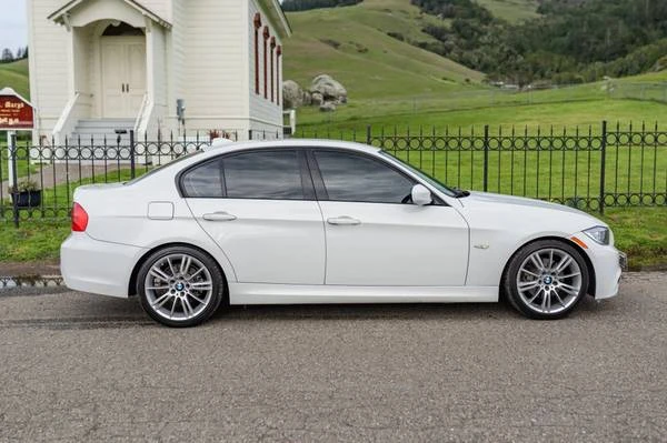 2011 BMW E90 3 Series Sedan - Image 3 of 16