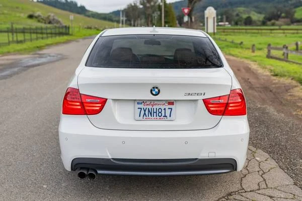 2011 BMW E90 3 Series Sedan - Image 5 of 16