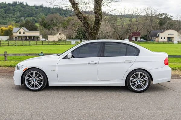 2011 BMW E90 3 Series Sedan - Image 7 of 16