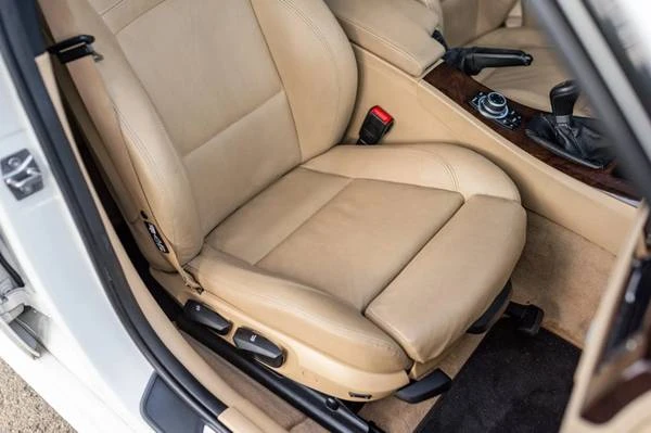 2011 BMW E90 3 Series Sedan - Image 11 of 16