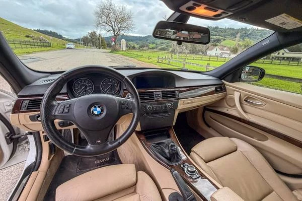 2011 BMW E90 3 Series Sedan - Image 9 of 16