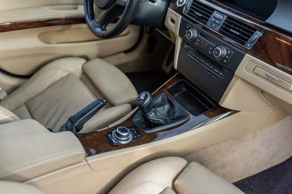 2011 BMW E90 3 Series Sedan - Image 14 of 16