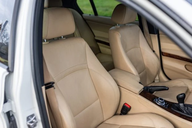 2011 BMW E90 3 Series Sedan - Image 4 of 7