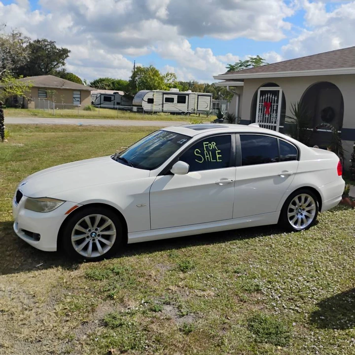2011 BMW E90 3 Series Sedan - Image 2 of 5
