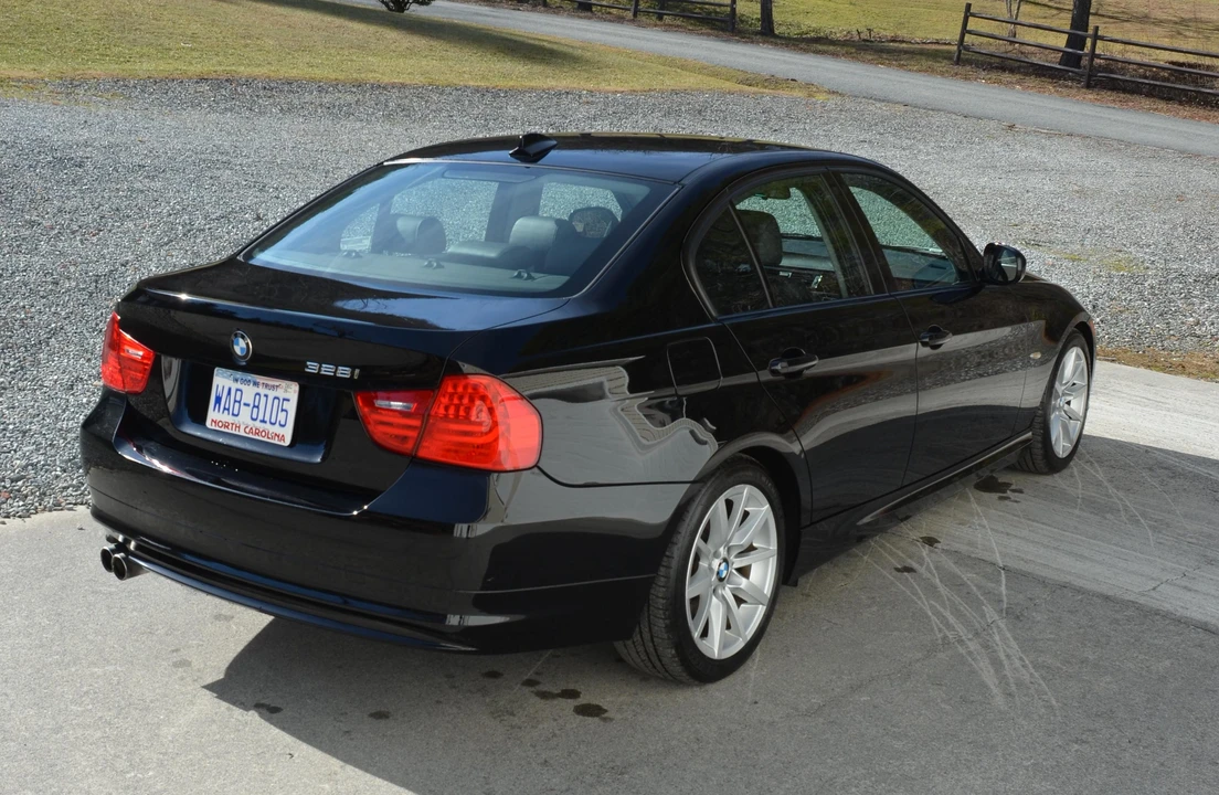2011 BMW E90 3 Series Sedan - Image 13 of 21