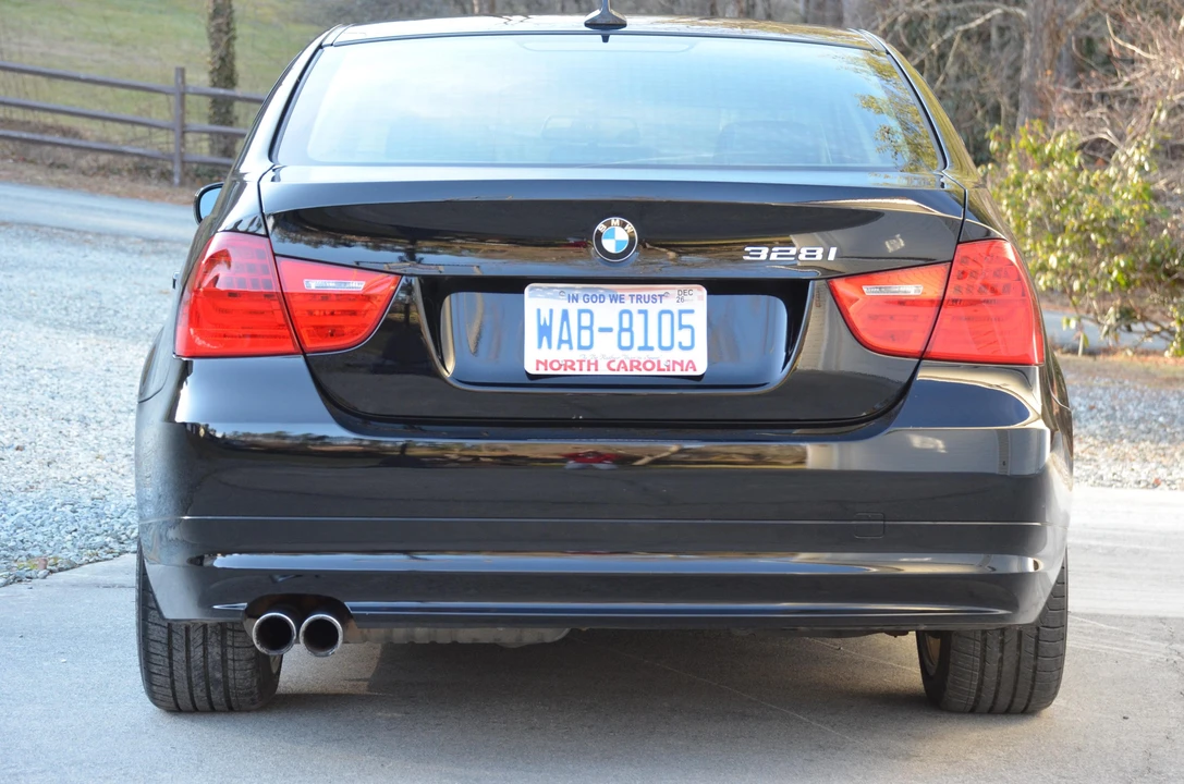 2011 BMW E90 3 Series Sedan - Image 11 of 21