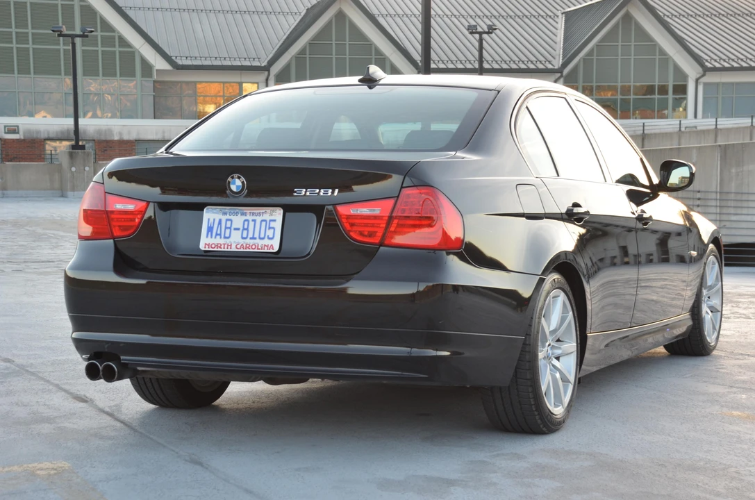 2011 BMW E90 3 Series Sedan - Image 12 of 21