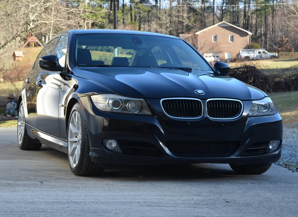 2011 BMW E90 3 Series Sedan - Image 16 of 21