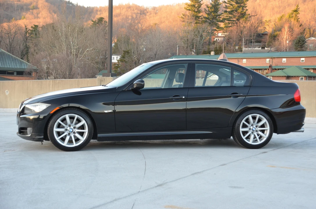 2011 BMW E90 3 Series Sedan - Image 9 of 21