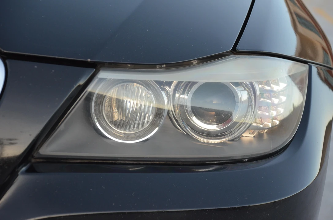 2011 BMW E90 3 Series Sedan - Image 20 of 21